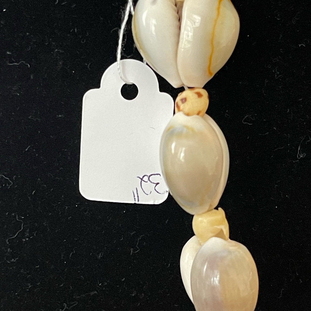Two Cream Shell Necklaces - Picture 3 of 10